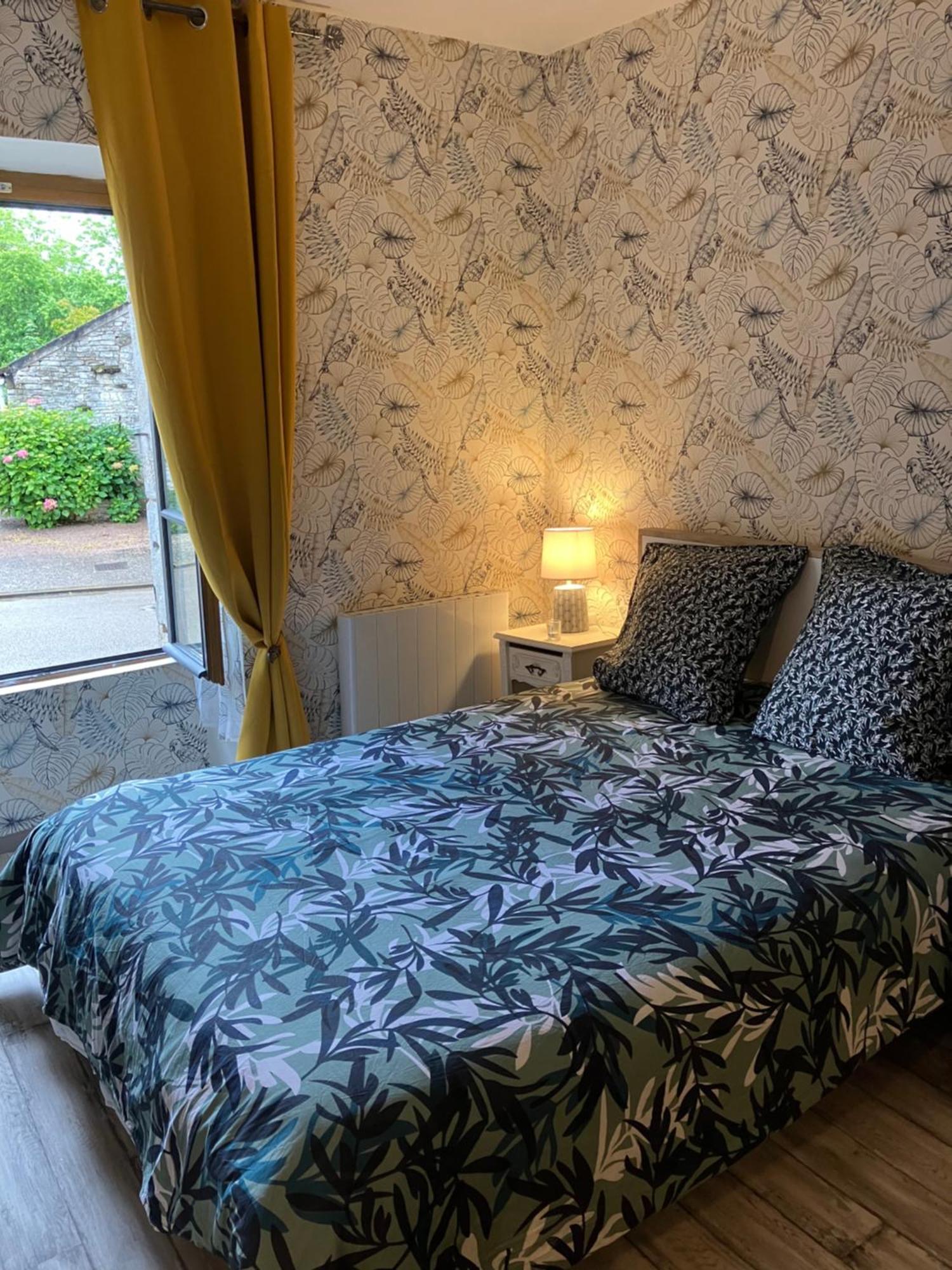 Charmante Maison En Pierres Precy-le-Sec Экстерьер фото